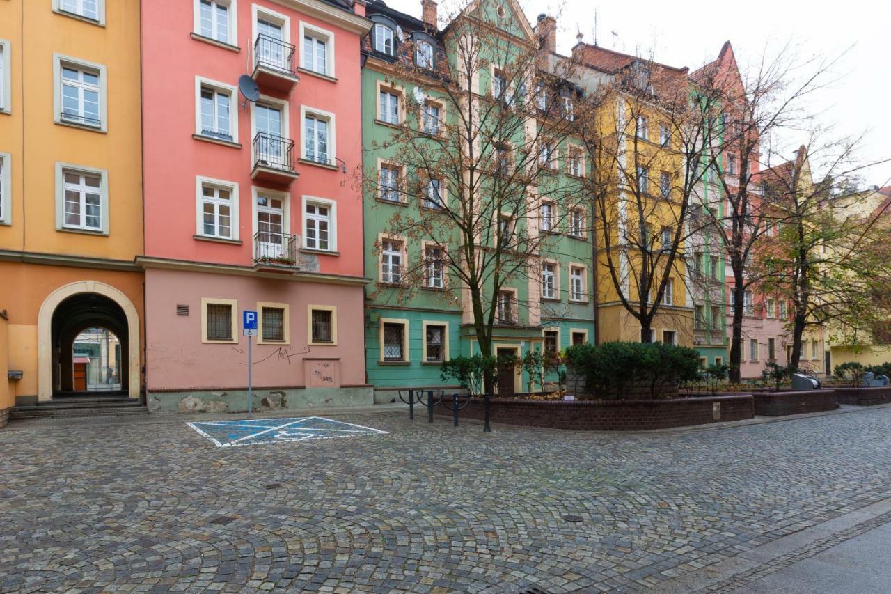 Lipstick House Rynek Apartment Wroclaw Exterior photo